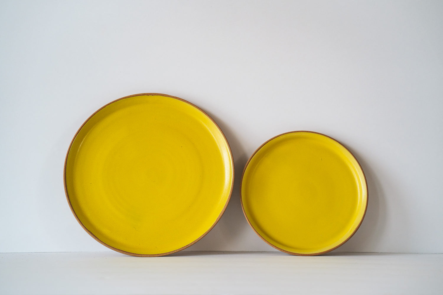 Yellow dinner and side plate